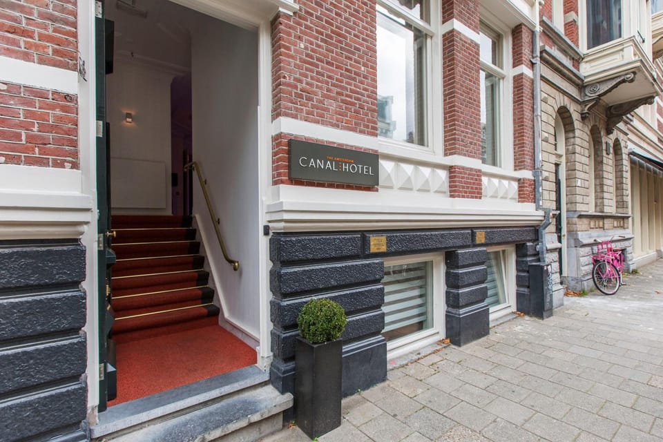Amsterdam Canal Hotel Hotel in Amsterdam