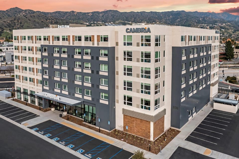 Cambria Hotel Burbank Airport Hotel in North Hollywood