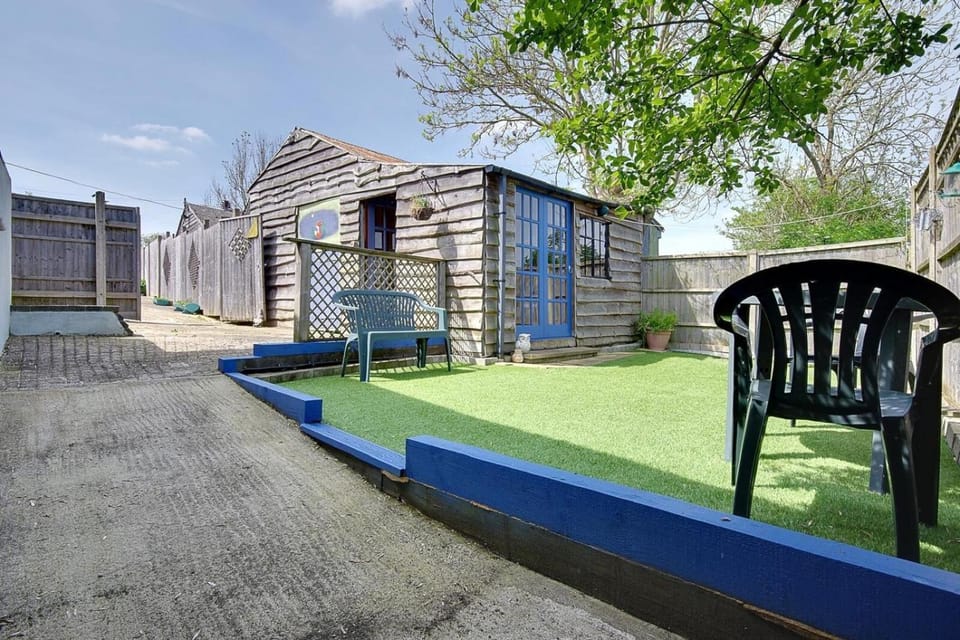 Hilltop Farm Lodge in North Dorset District