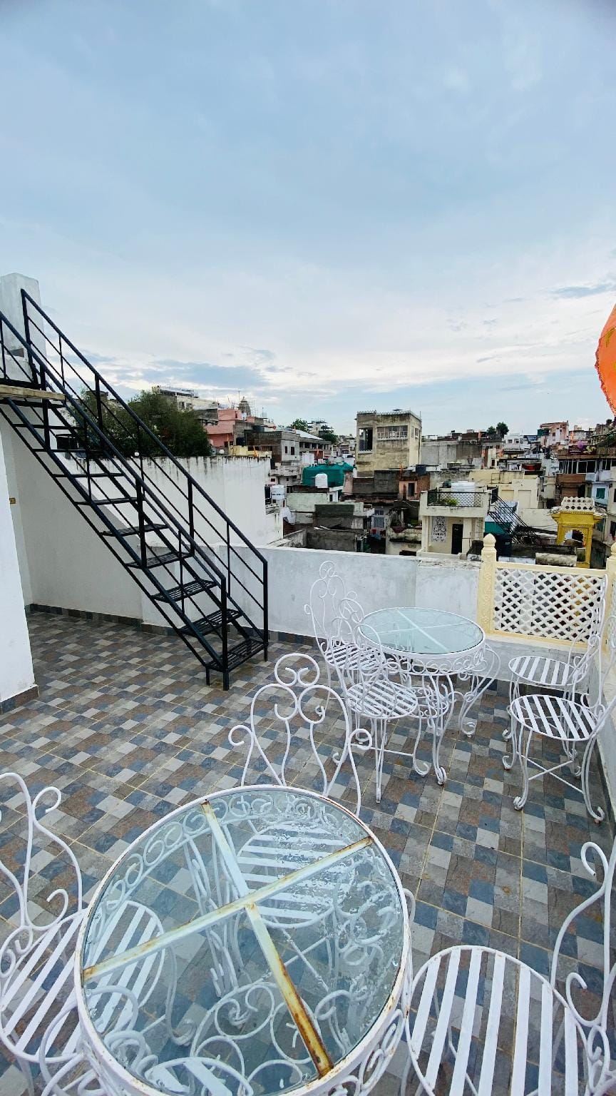 MOON FLOWER GUEST HOUSE Hotel in Udaipur