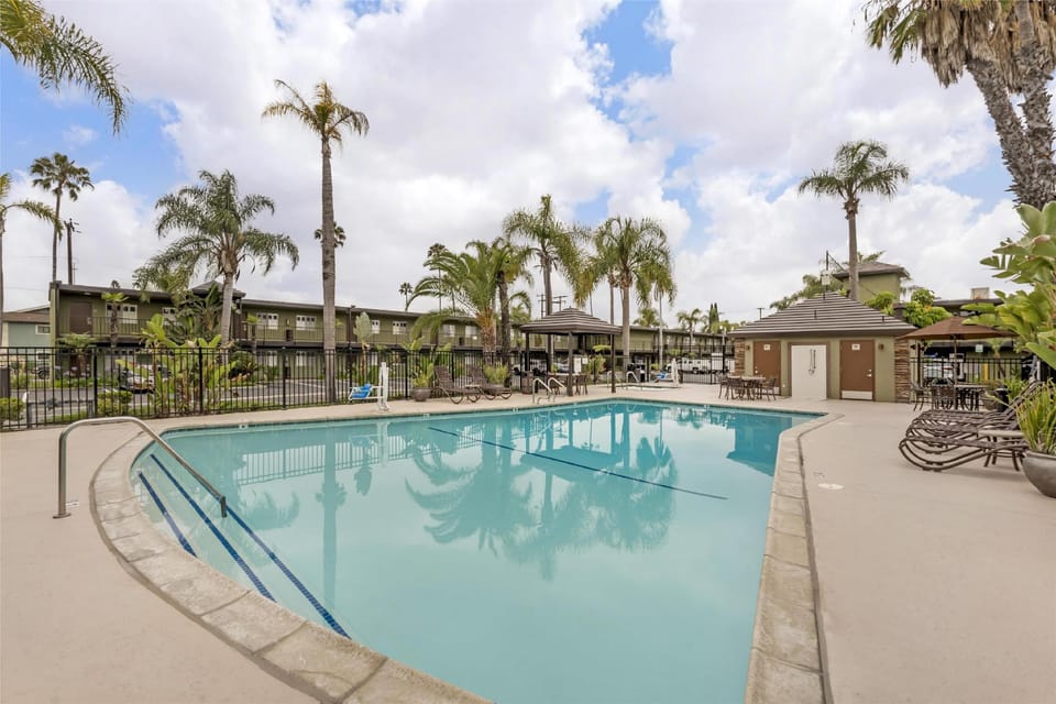 Best Western Plus Pavilions Hotel in Garden Grove