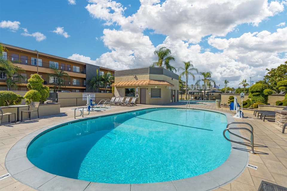 Best Western Plus Stovall's Inn Hotel in Garden Grove