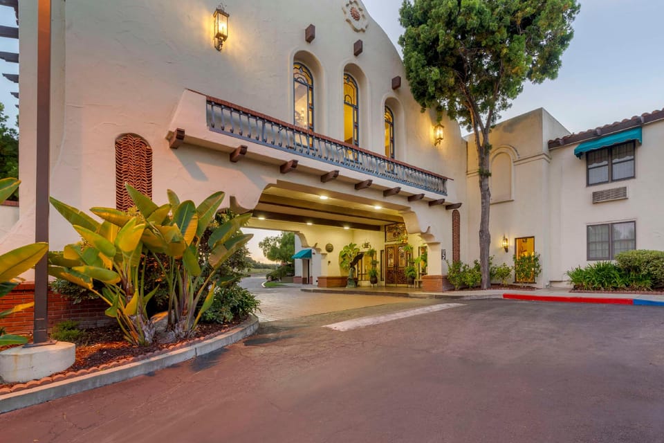 Best Western Casa Grande Inn Hotel in Grover Beach