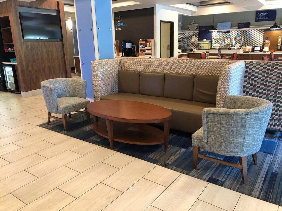 Holiday Inn Express Hotel & Suites Ashland By IHG Hotel in Ashland