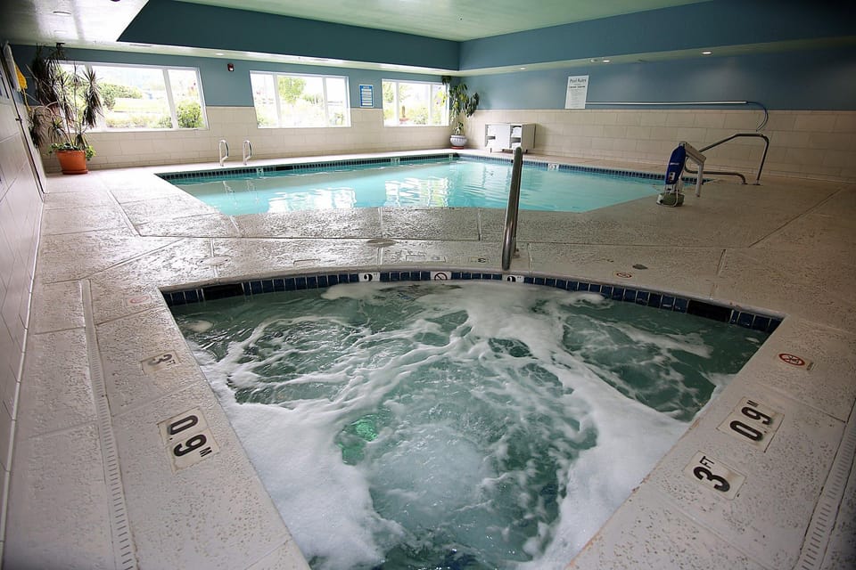 Holiday Inn Express Hotel & Suites Ashland By IHG Hotel in Ashland
