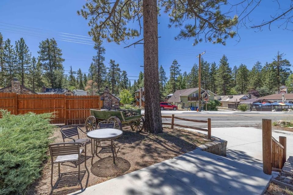 Bear Creek Resort  Hotel in Big Bear