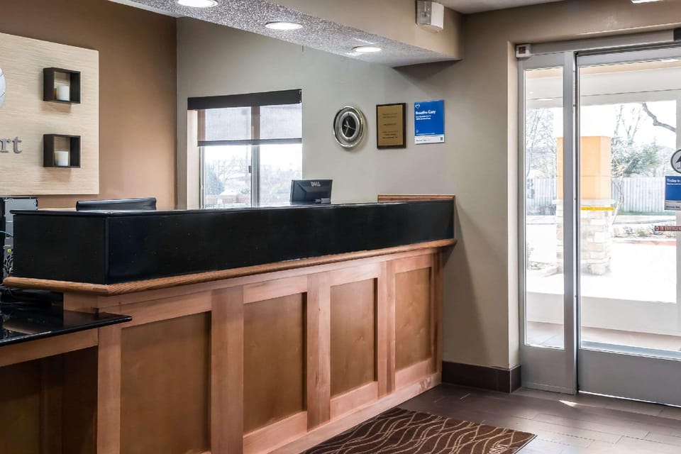 Comfort Inn & Suites Austin North Loop Hotel in Austin