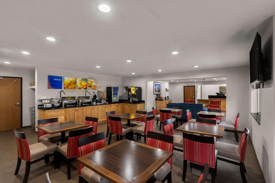 Comfort Inn & Suites Austin North Loop Hotel in Austin