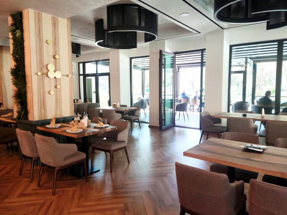 Hotel & Restaurant White City Hotel in Europe