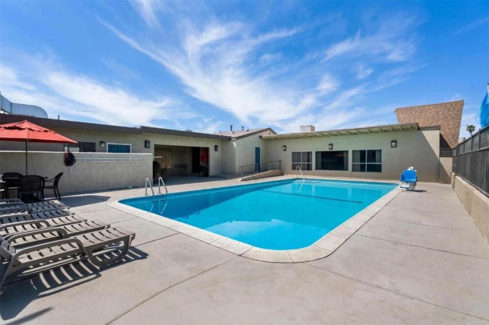 Best Western Desert Villa Inn Hotel in Barstow
