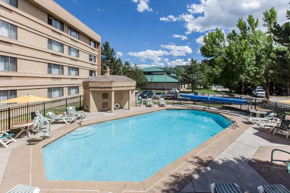 Comfort Inn Near Vail Beaver Creek Hotel in Avon