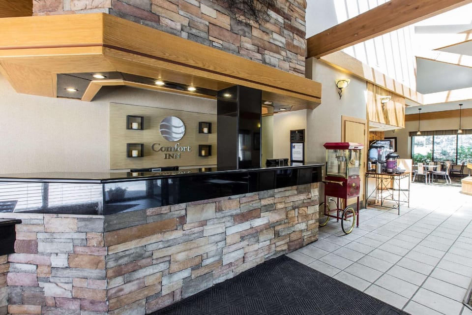Comfort Inn Near Vail Beaver Creek Hotel in Avon