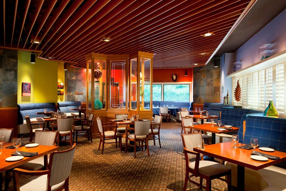 Four Points by Sheraton Bakersfield Hotel in Bakersfield