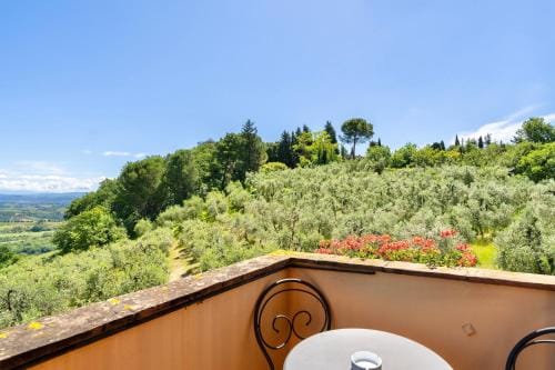 ISA-Holiday-Home with swimming-pool in San Gimignano, apartments with air conditioning and private o Hotel in Tuscany
