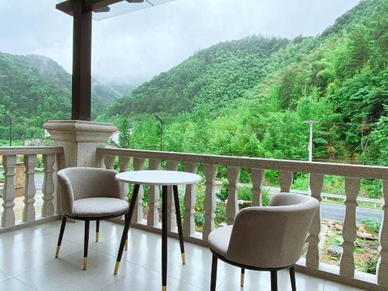 Auld Lang Syne Hotel in Hangzhou