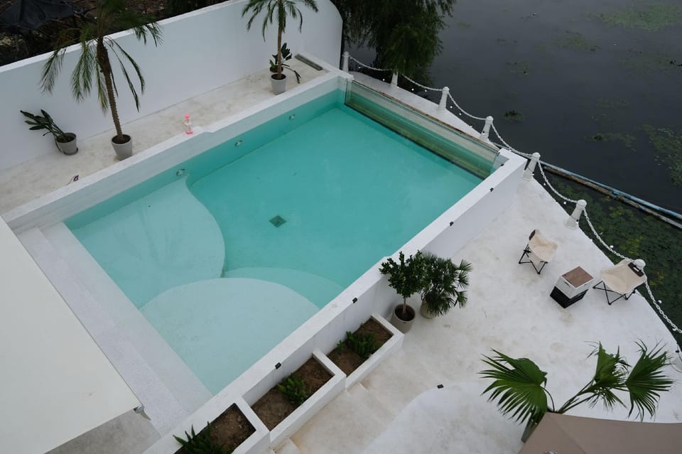 Suzhou BAY Chunhuiwan Homestay Hotel in Suzhou
