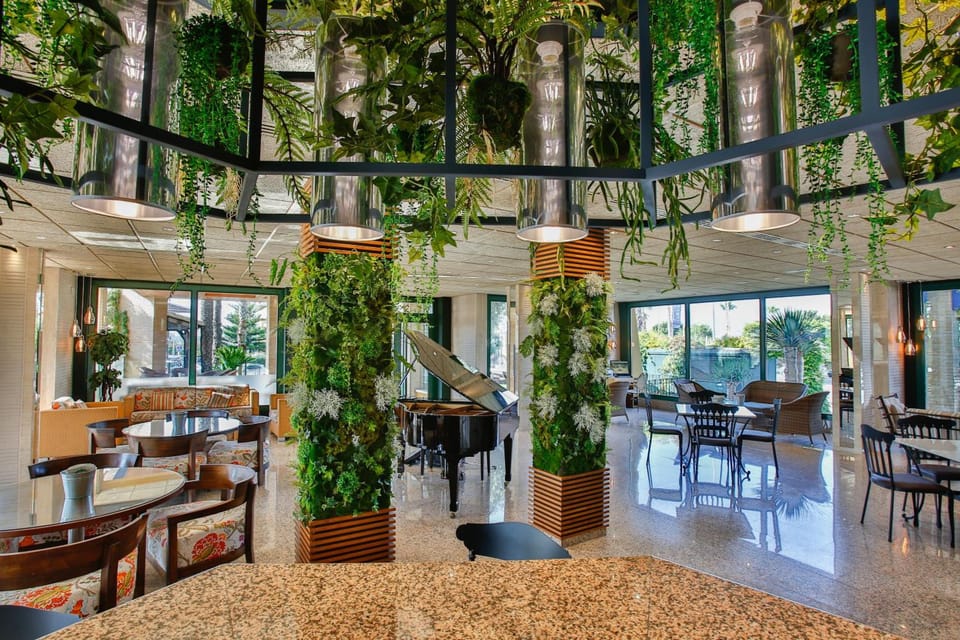 Bar/lounge