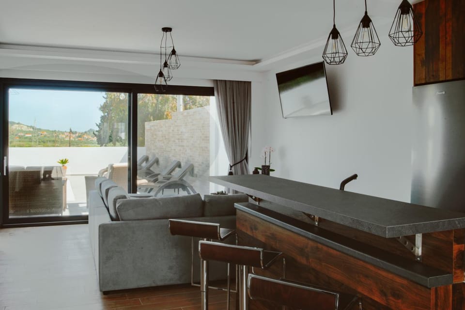 Shared lounge/TV area