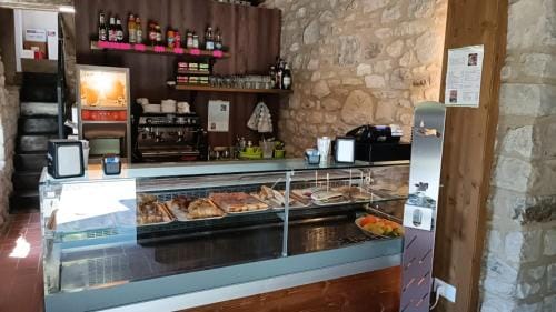 Borgo dei Sassi di Roccamalatina - Room and Breakfast Hotel in Emilia-Romagna