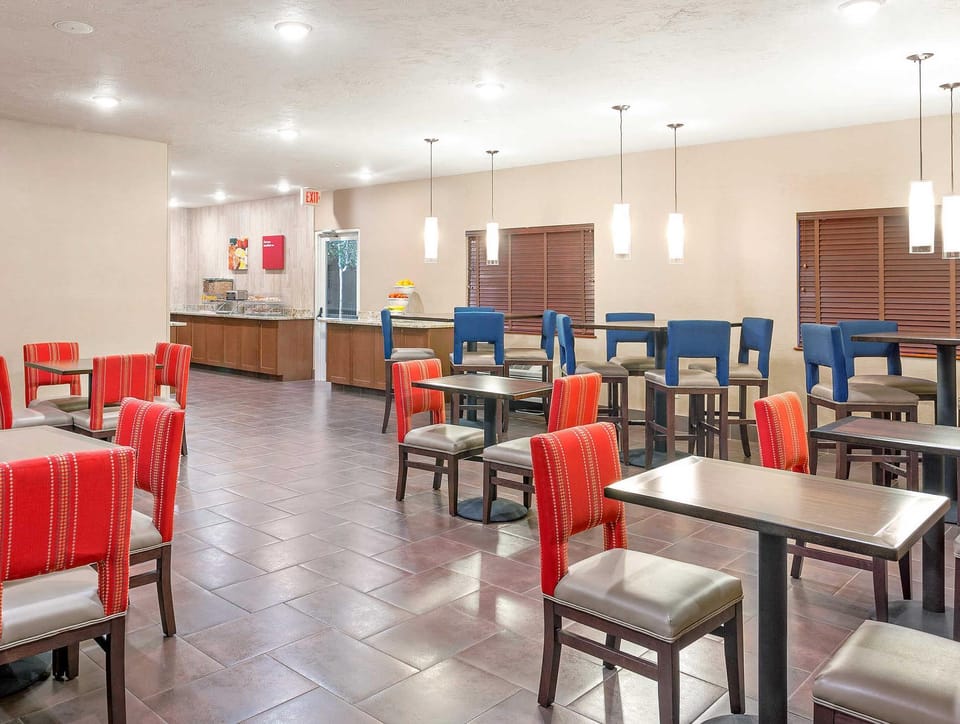 Comfort Suites Yakima Hotel in Yakima
