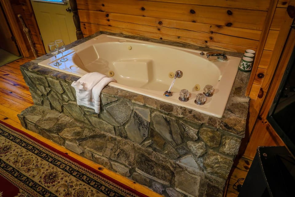 Mountainaire Inn & Log Cabins Hotel in Blowing Rock
