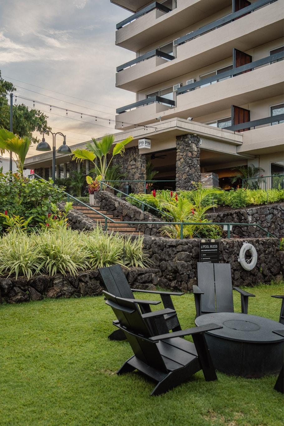 PACIFIC 19 Kona Hotel in Holualoa