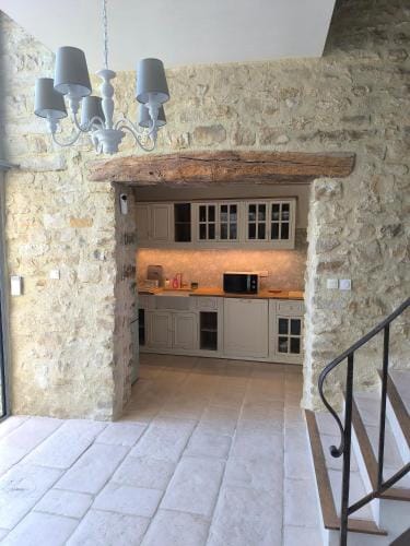 Belle Maison dans corps de ferme - logement Gabriel Hotel in Île-de-France