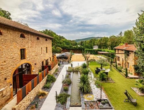 Sweet SECRET'S JACUZZI Hotel in Auvergne-Rhône-Alpes