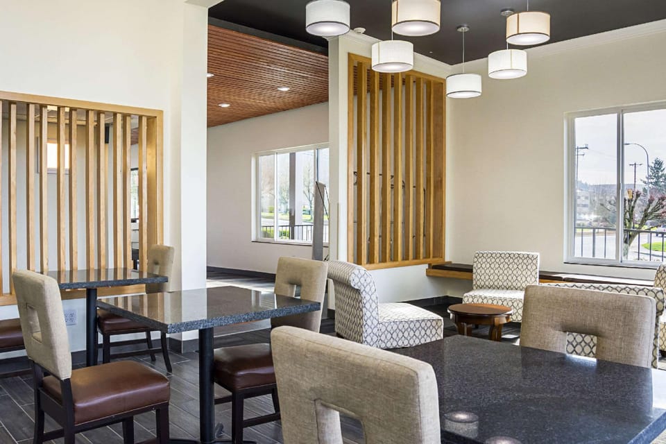 Quality Inn & Suites Clackamas - Portland Hotel in Happy Valley