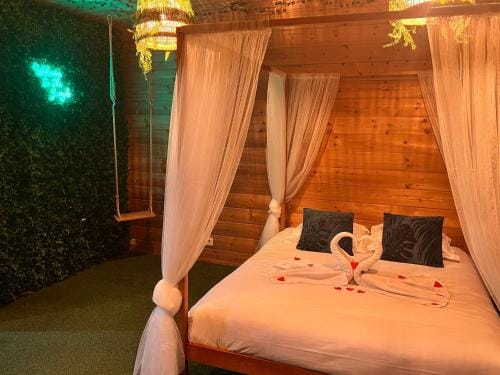 JUNGLE - Le Domaine Wambrechies Lodge in Flanders