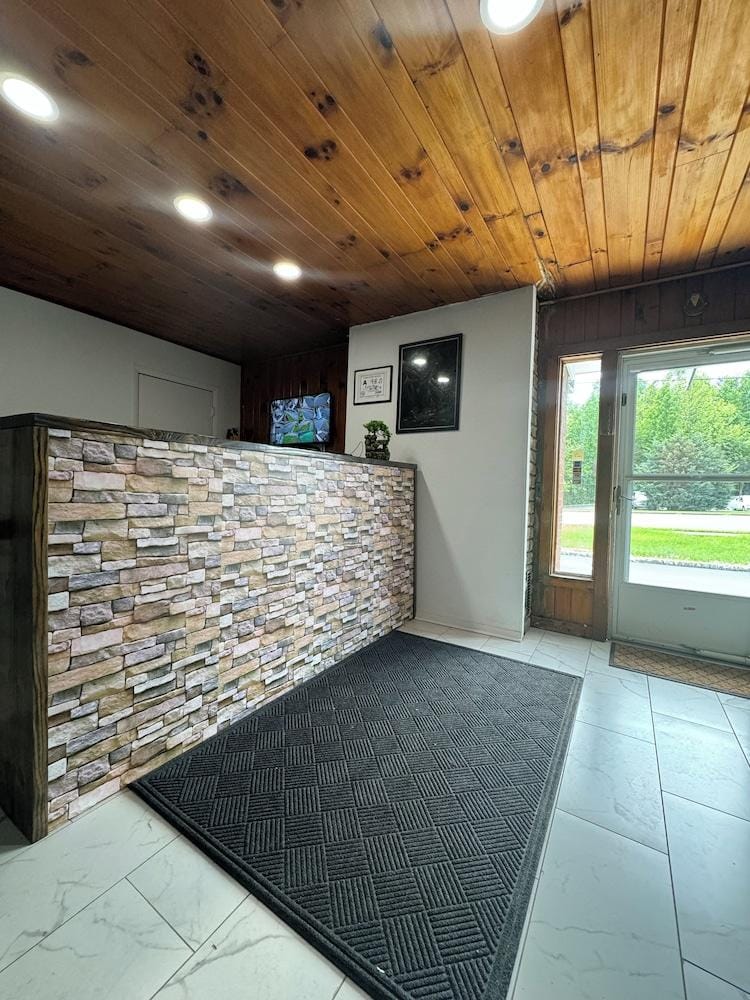 Acorn Motel Motel in Black Mountain