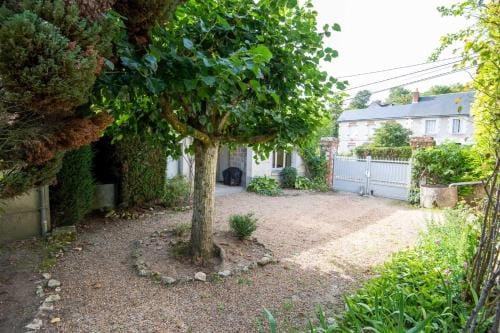 Time travel Hotel in Centre-Val de Loire