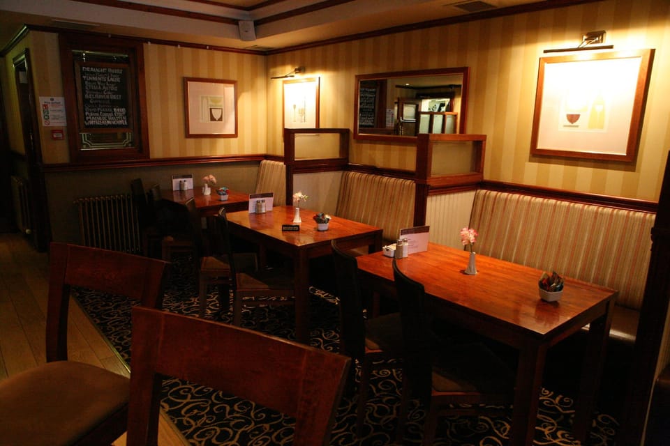 Waterhouse Inn Inn in Balloch Road