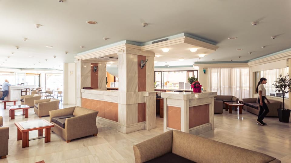 Chrispy Beach Resort, Agia Marina Apartment hotel in Agia Marina