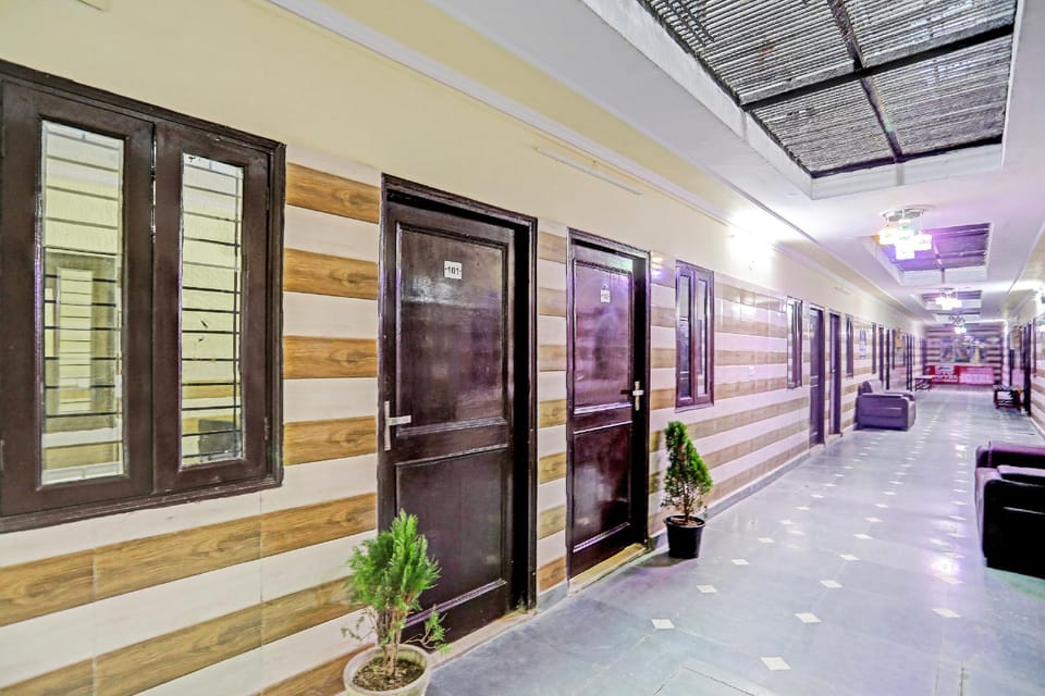 Hotel O Umen Hotels Hotel in Noida