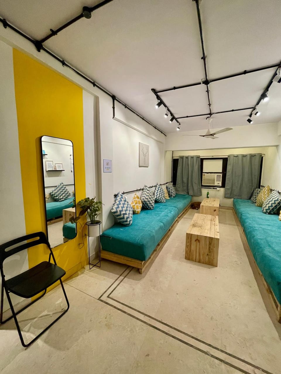 Shared lounge/TV area