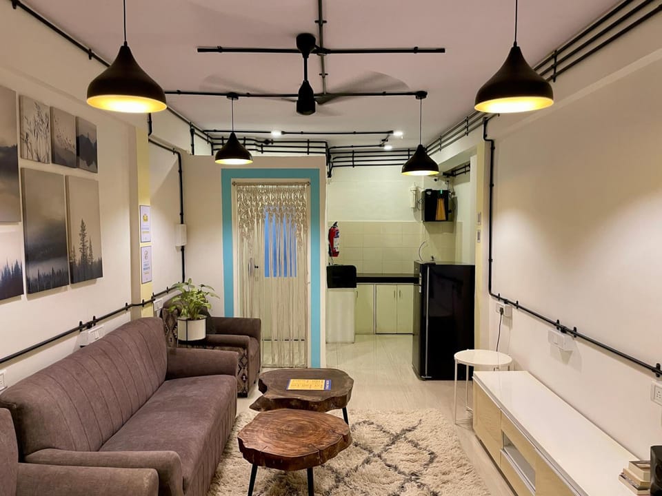 Shared lounge/TV area