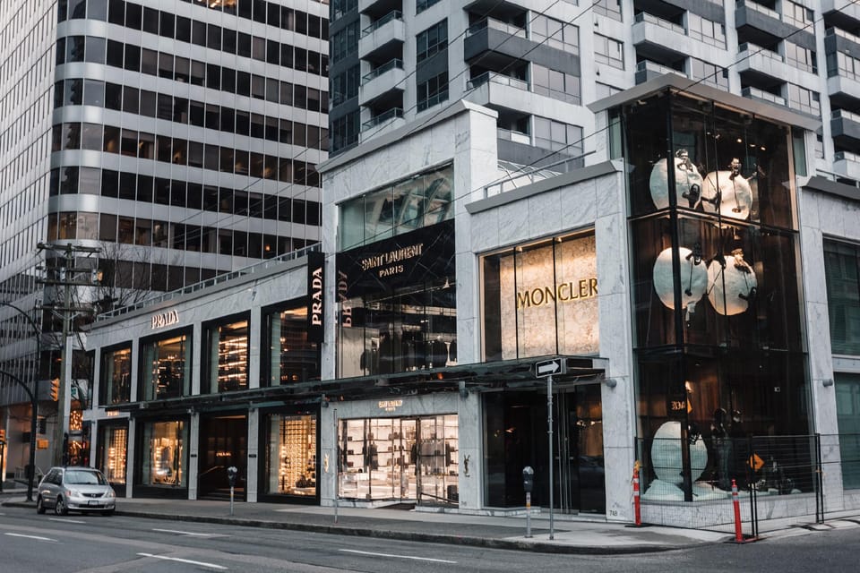 Paradox Vancouver Hotel in Vancouver