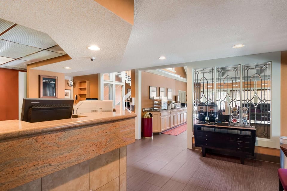 SenS Suites Livermore, SureStay Collection by Best Western Hotel in Livermore