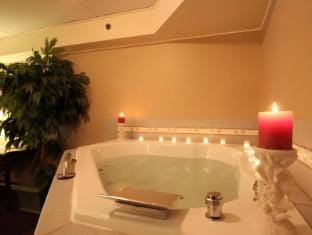 Hot tub