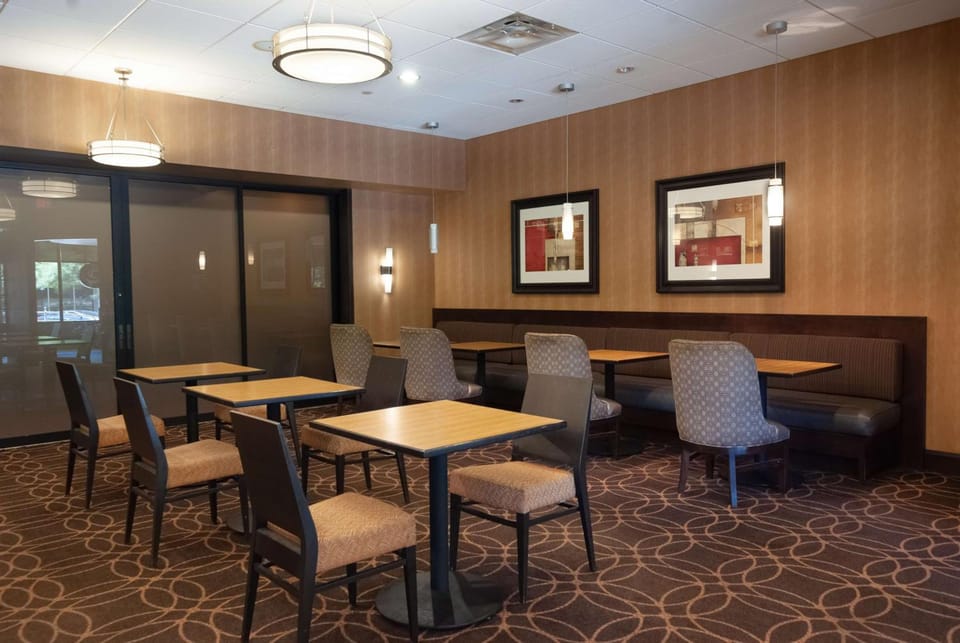 DoubleTree by Hilton Hotel Cleveland Downtown - Lakeside Hotel in Cleveland Heights