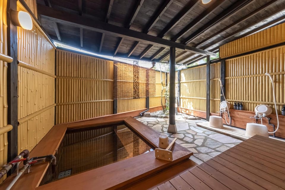 ETAVIA Yufuin Kinrinko Hotel in Japan