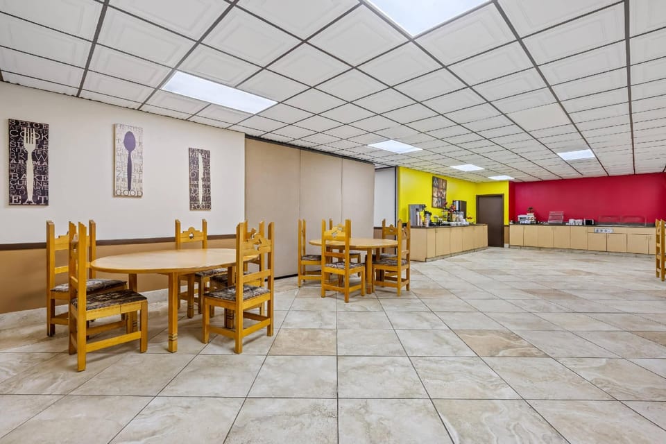Econo Lodge Carlsbad Caverns Area Hotel in Carlsbad