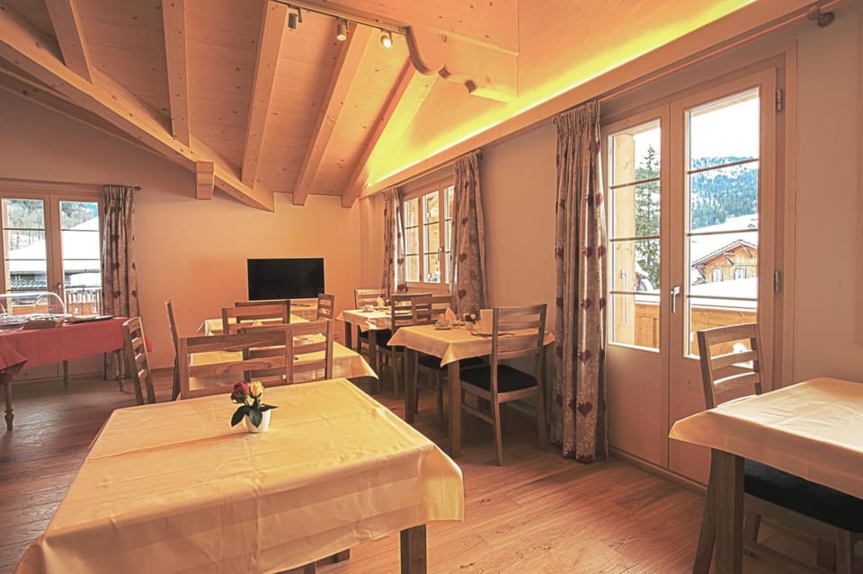 B&B Panorama Hotel in Saanen