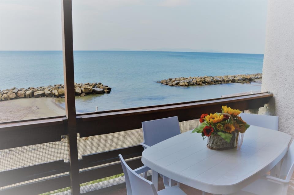 Baia Etrusca Resort Resort in Tuscany