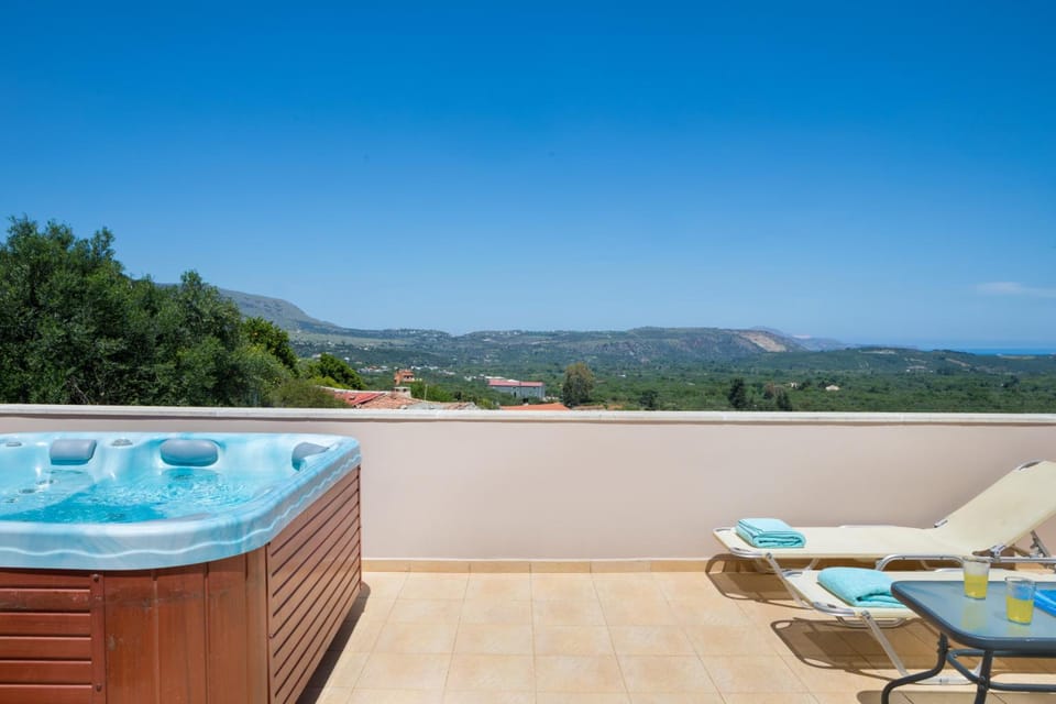 Olga's Filoxenia - Villa Aladanos-private pool and heated jacuzzi Hotel in Crete
