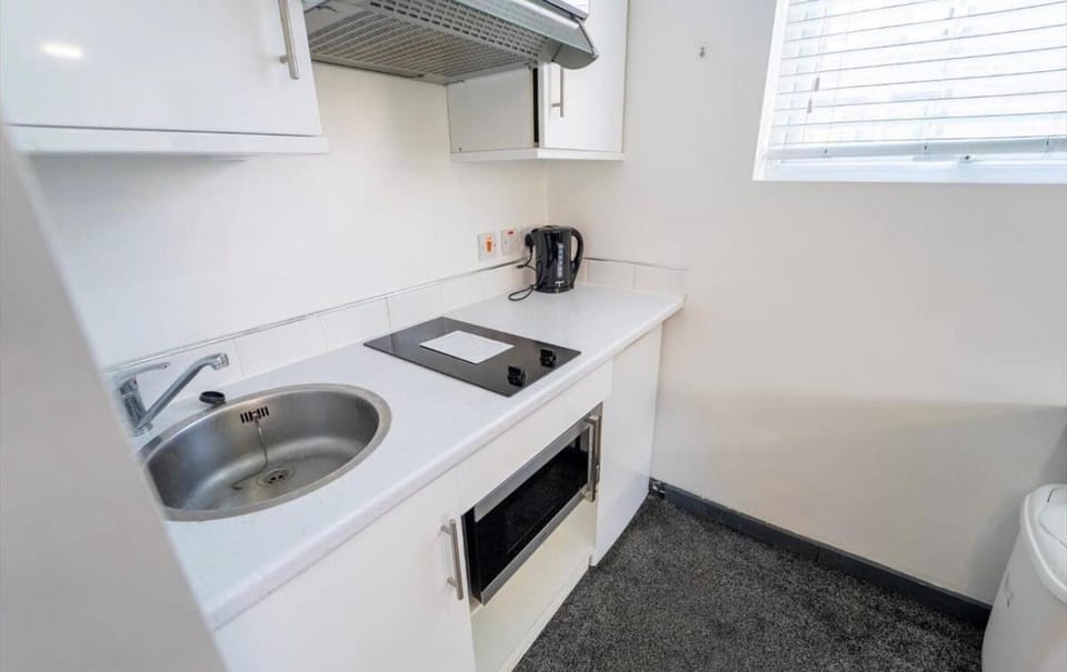 Spacious Comfortable Studio Near UOB Hotel in Birmingham