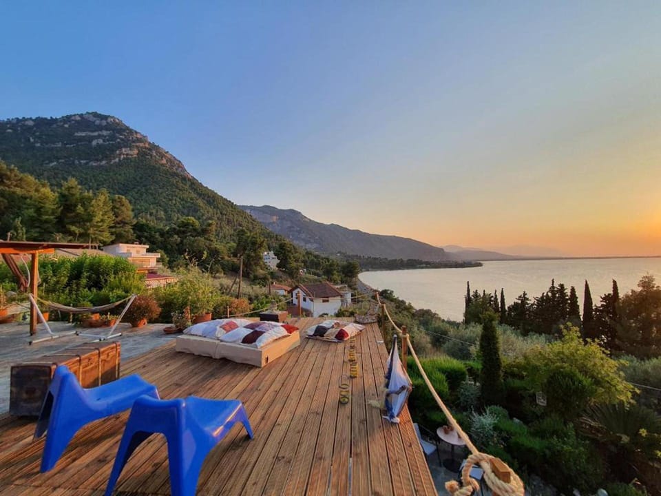 Lovely 4-bed Villa in Kamena Hotel in Euboea