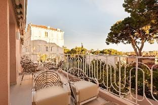 Carla Rosa 8 Luxueux Studio   Piscine - 1 BDR Hotel in Cannes