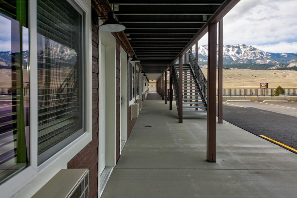 Roosevelt Hotel & Cabins - Yellowstone Hotel in Gardiner